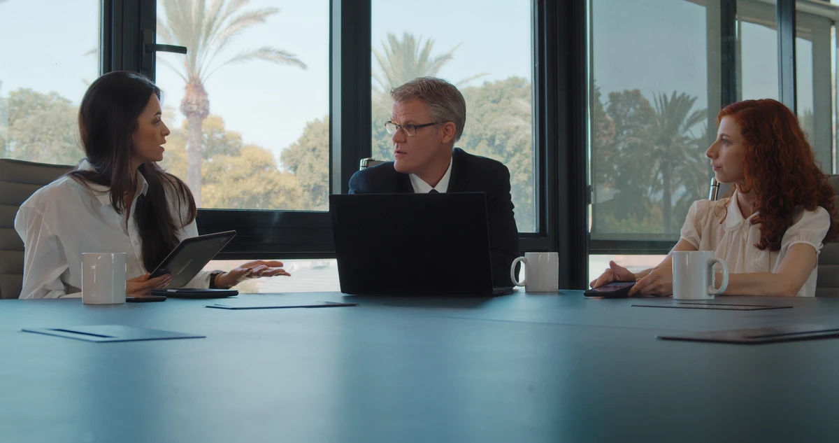 a lawyer meeting with his client.